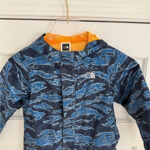 The North Face Toddler Boys Blue and Orange Patterned Raincoat camouflage